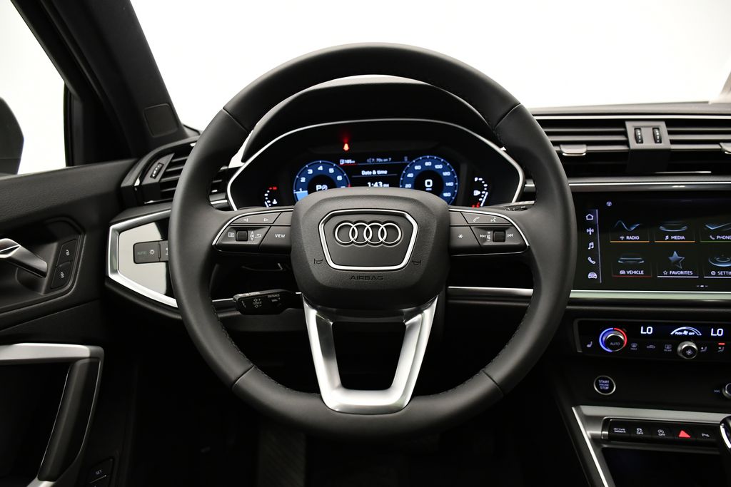 Thumbnail: 2025 Audi Q3 - 21