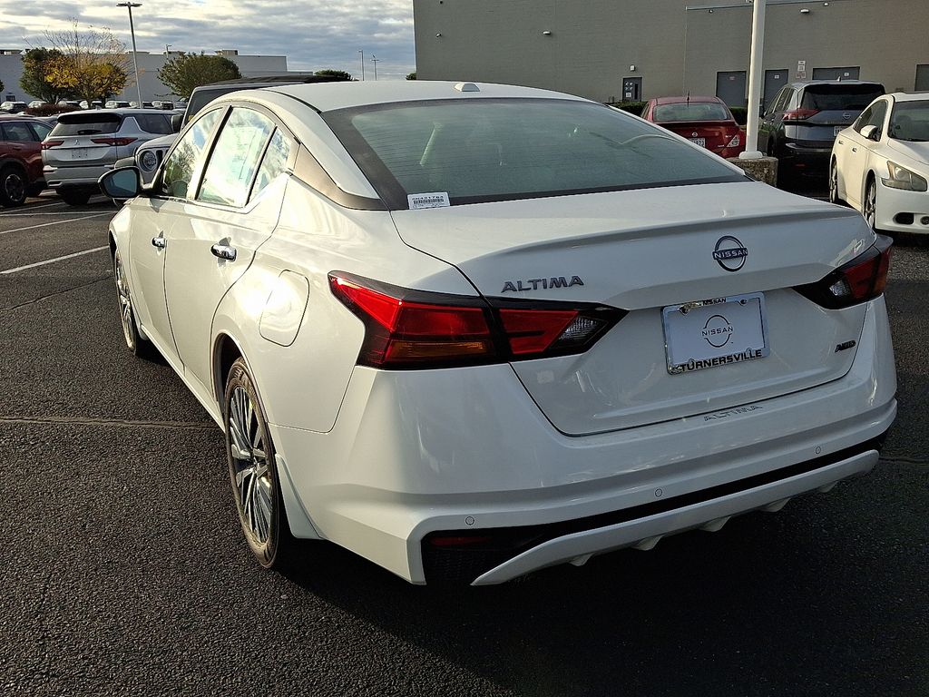 Thumbnail: 2025 Nissan Altima - 3