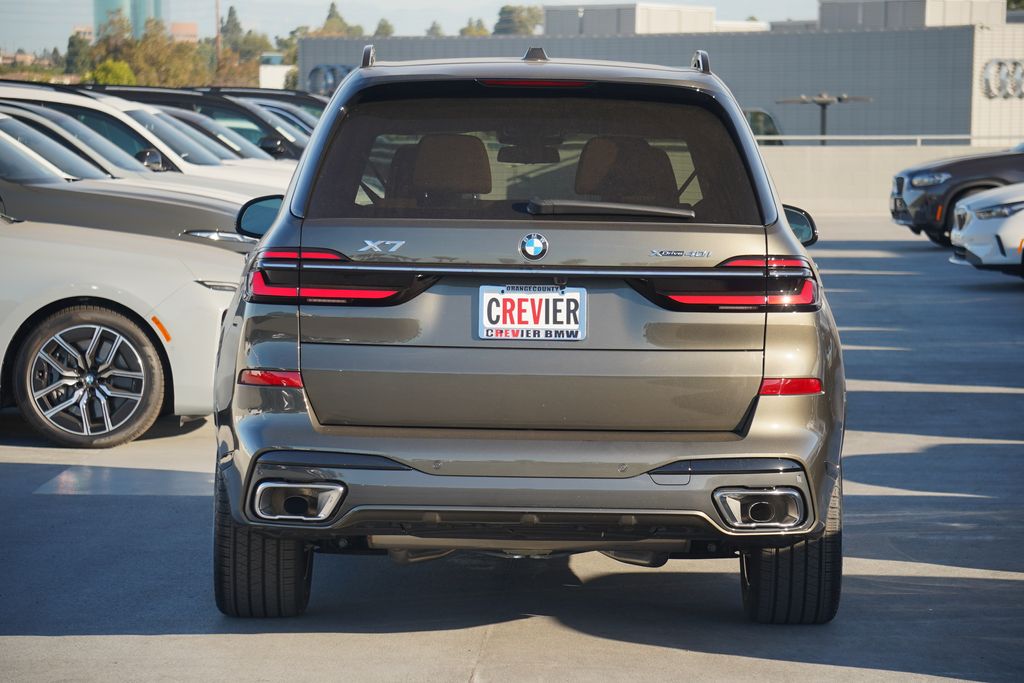 2025 BMW X7 xDrive40i 6