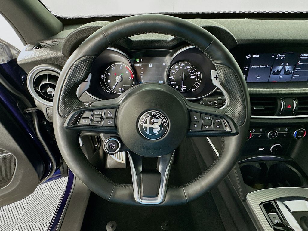 Thumbnail: 2020 Alfa Romeo Stelvio - 11