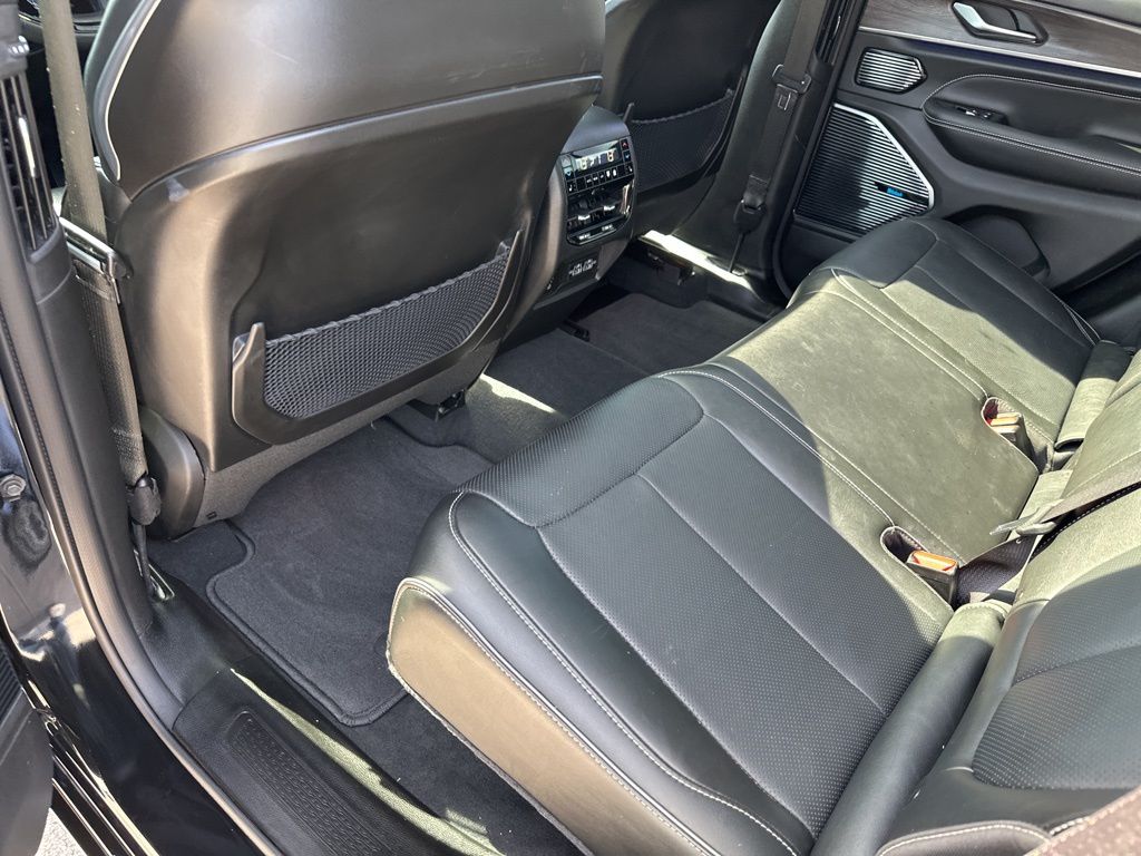 Used Car 2023 Jeep Grand Cherokee  Overland For Sale Under $40,000 In Austin, Texas