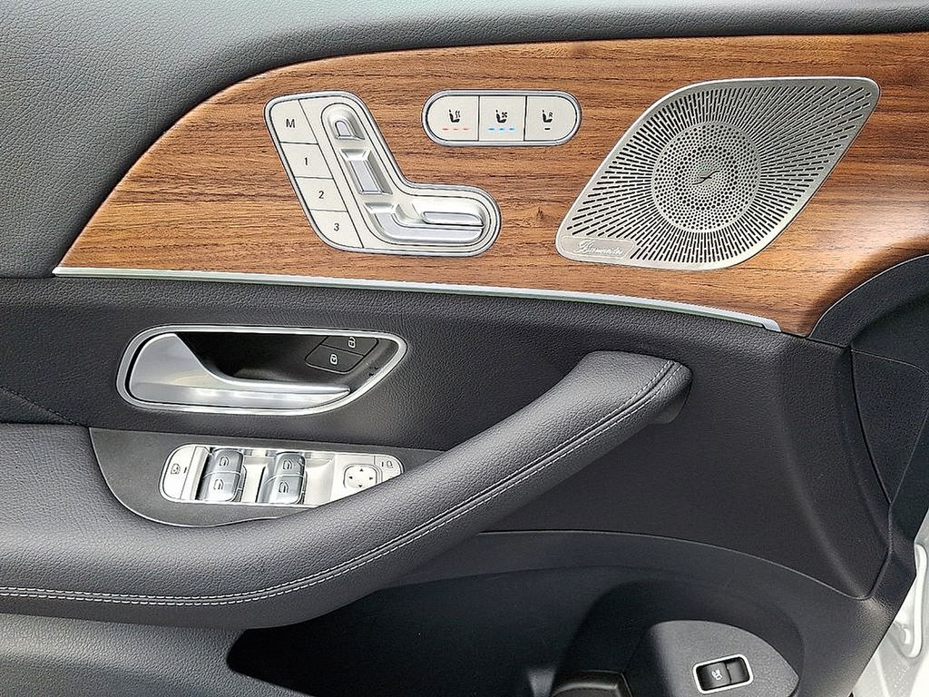 Thumbnail: 2025 Mercedes-Benz GLE - 9