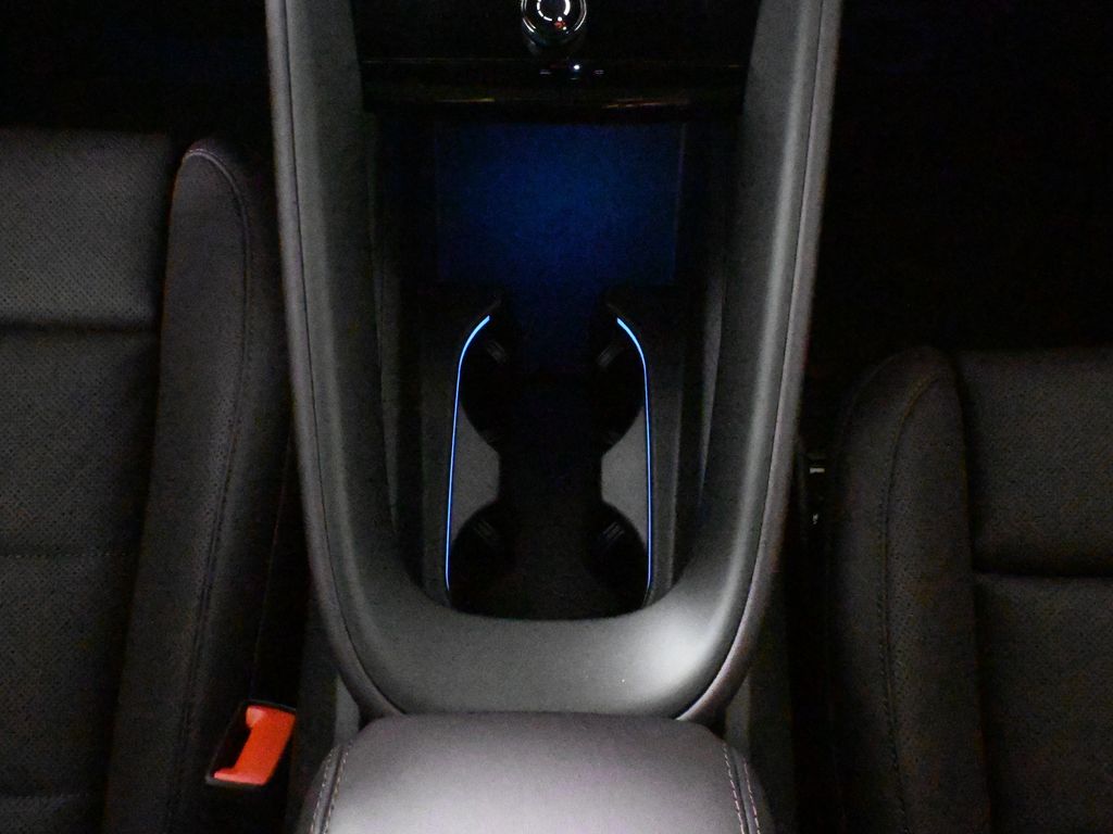 Thumbnail: 2025 Porsche Macan - 26