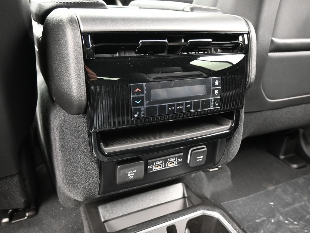 New 2026 High Gloss Black Jeep Limited image 32