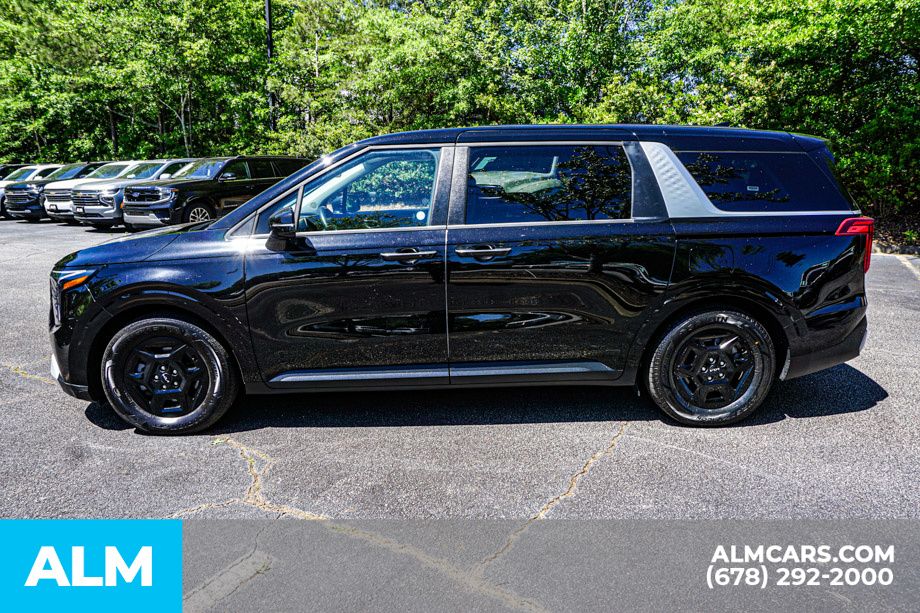 Used 2025 Black Kia LXS image 7