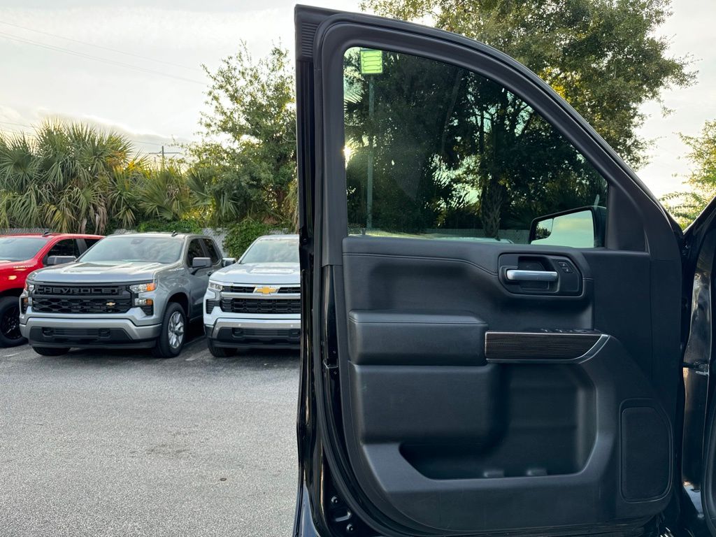 2019 Chevrolet Silverado 1500 RST 31