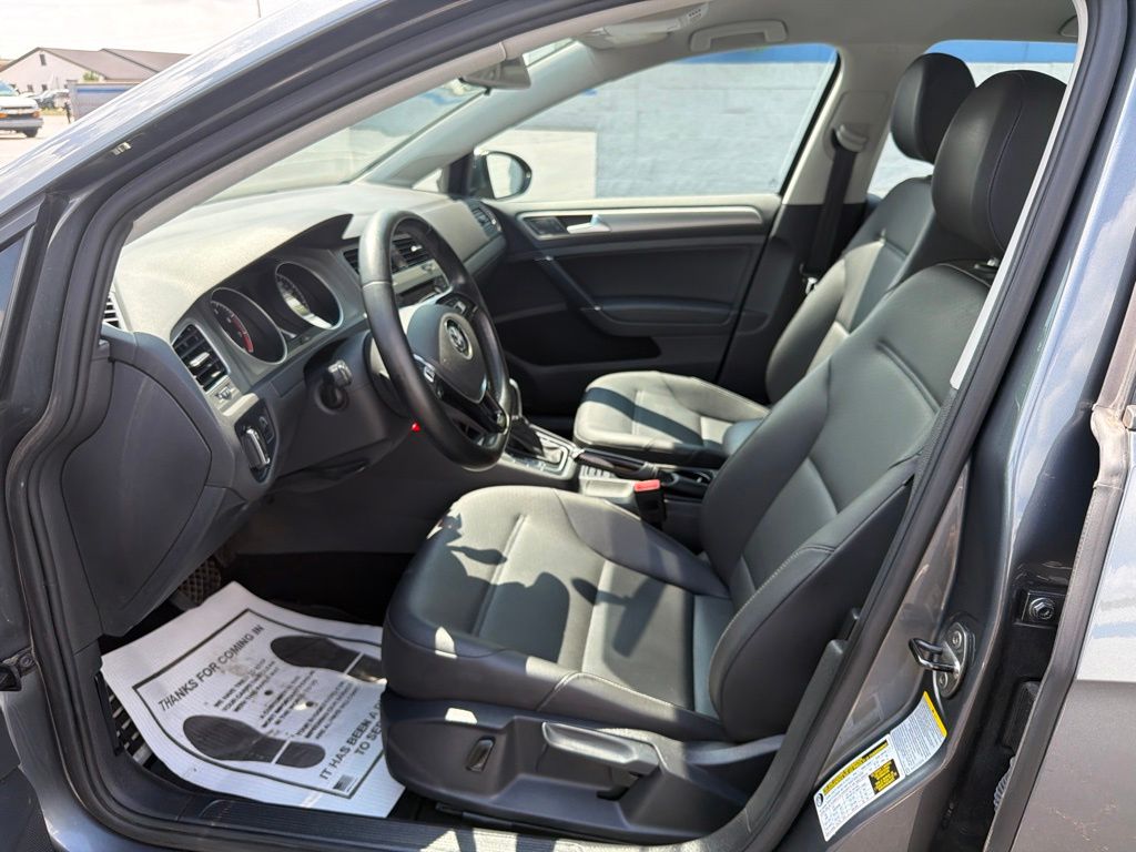 Thumbnail: 2015 Volkswagen Golf - 16