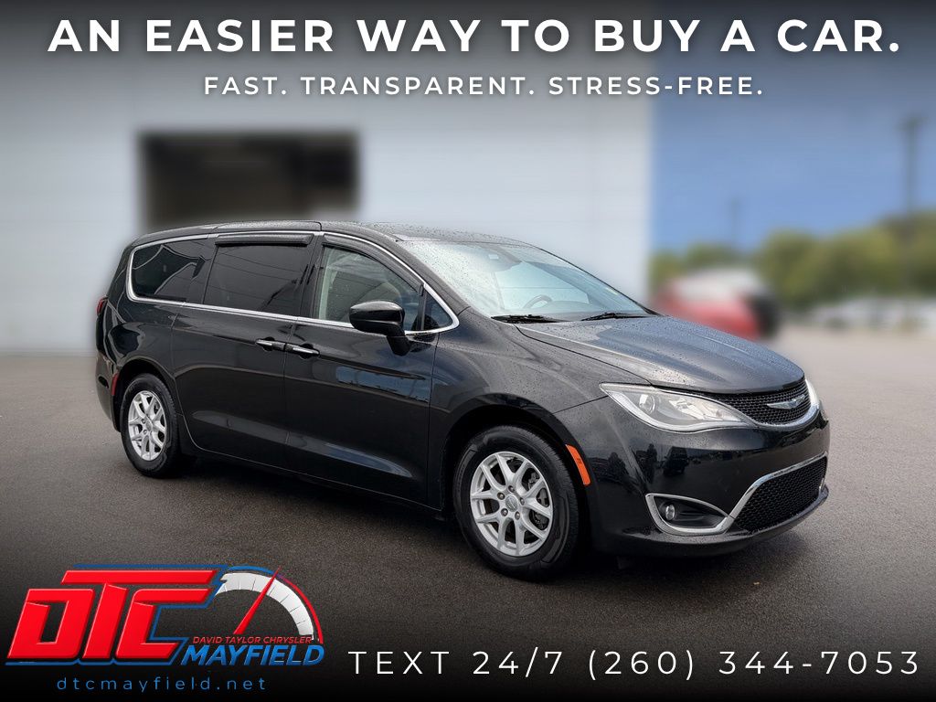 Brilliant Black Crystal Pearlcoat 2020 Chrysler Pacifica Minivan Front-Wheel Drive 9-Speed Automatic