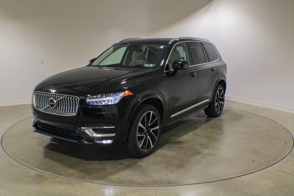 2023 Volvo XC90 B5 Plus