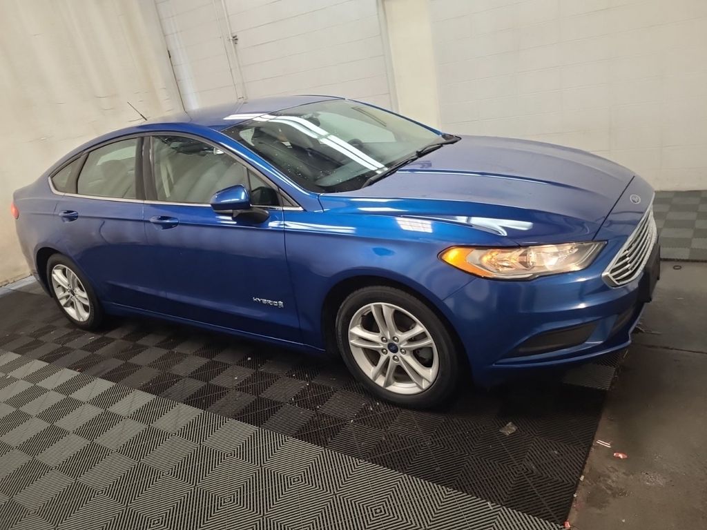 View vehicle photo 5