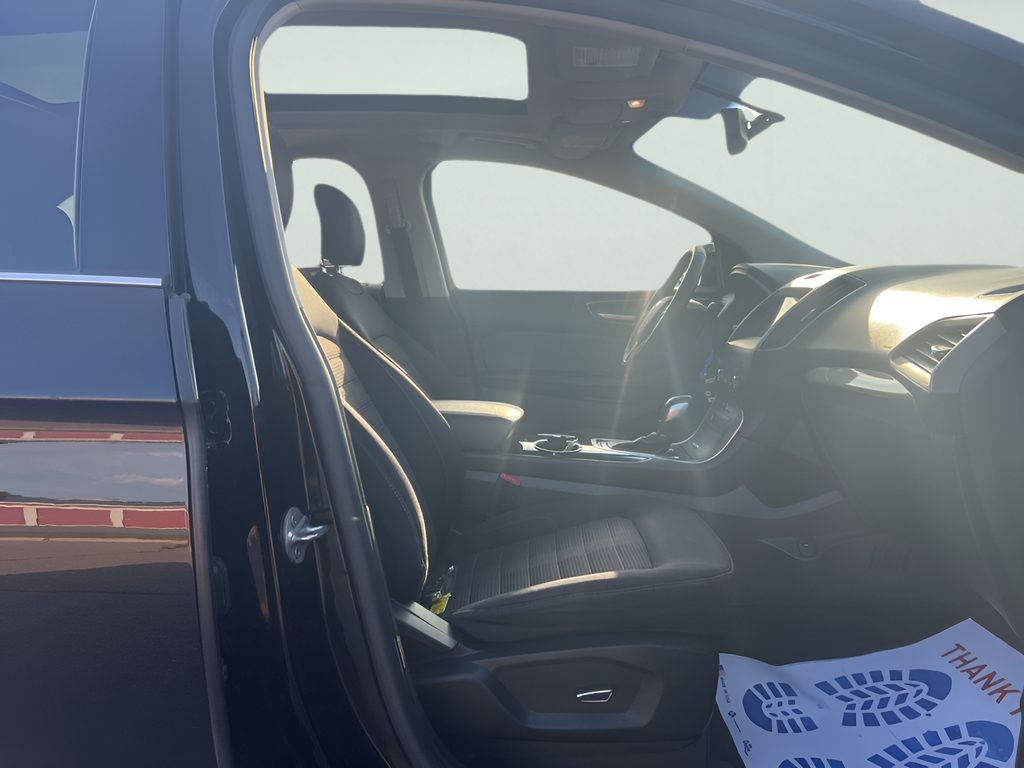 2017 Ford Edge