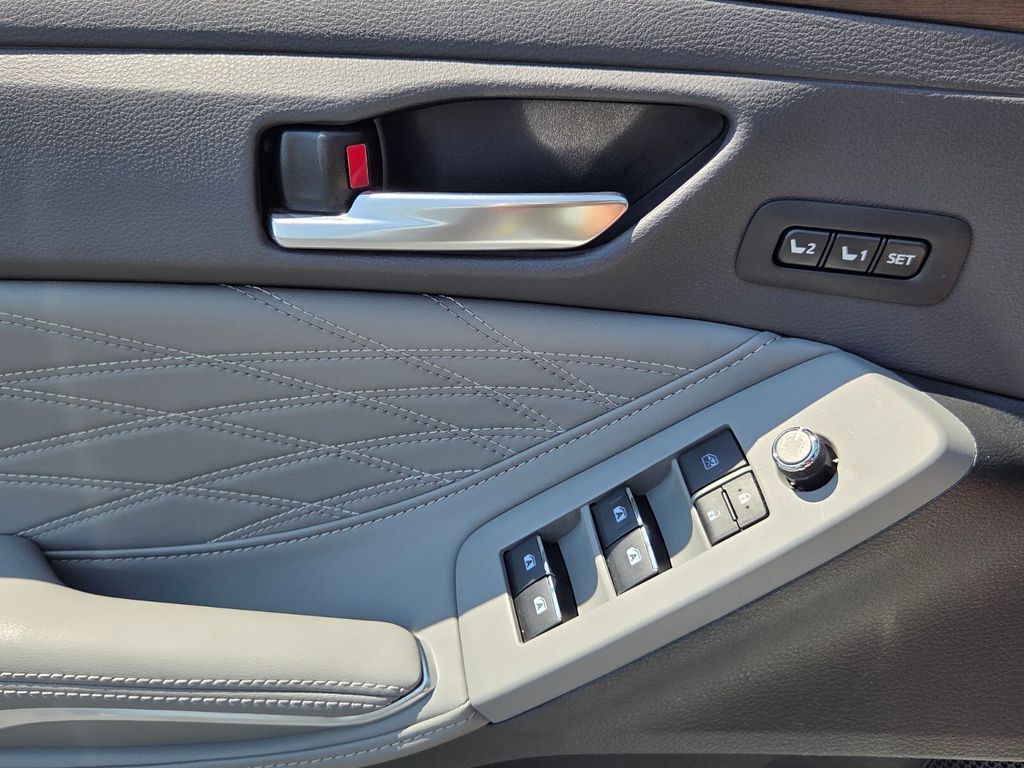 Used 2021 Toyota Avalon Hybrid Sedan