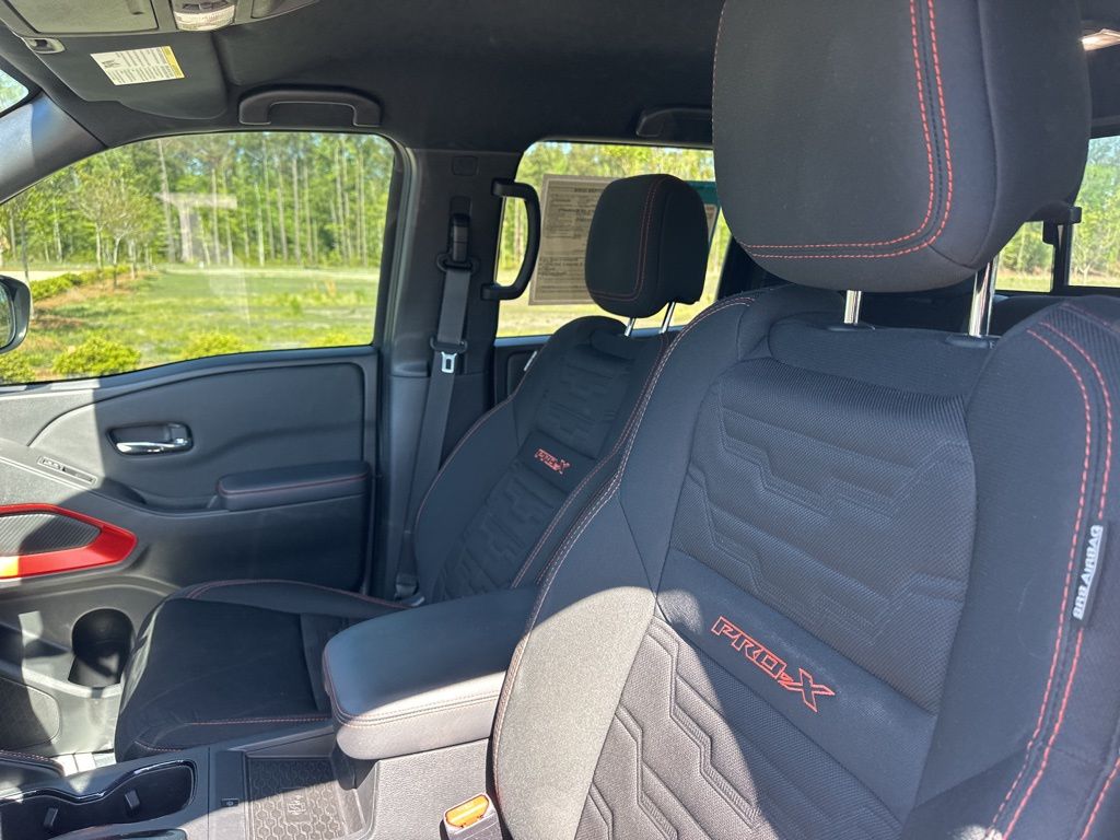 2023 Glacier White Nissan Frontier PRO-X RWD Truck