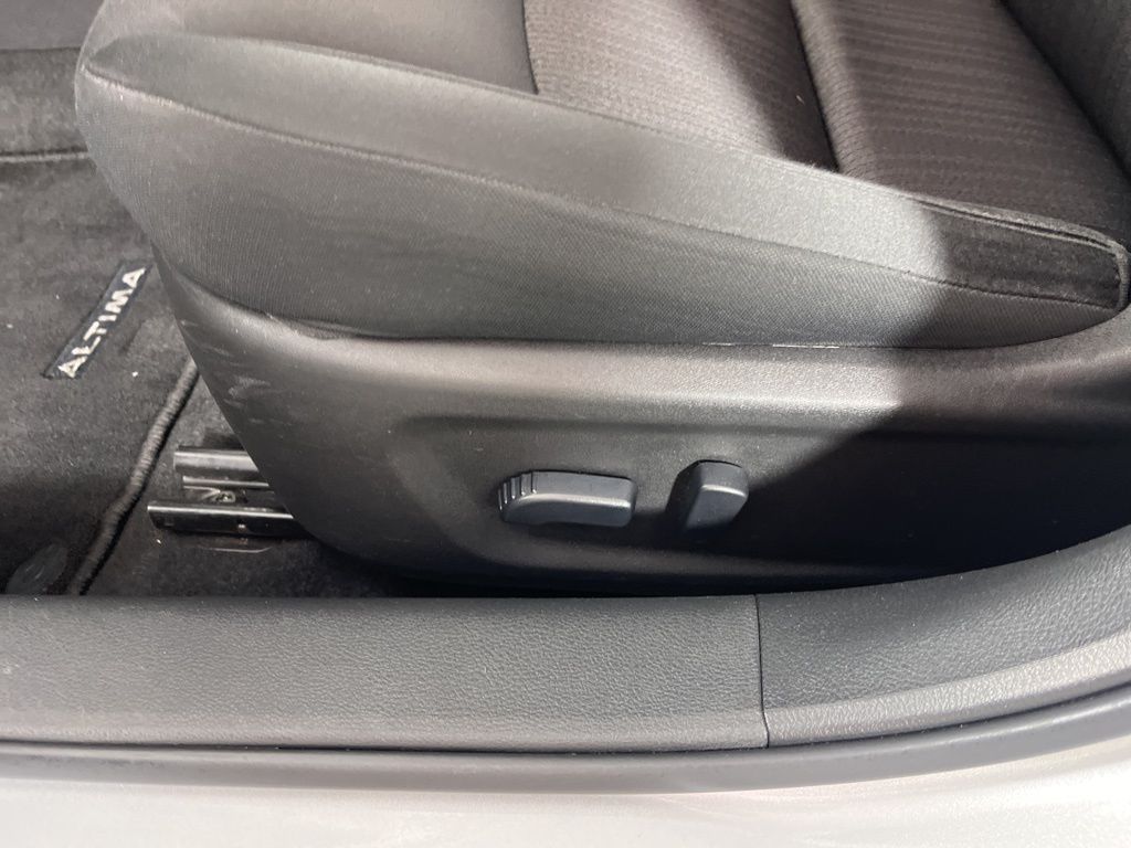 Thumbnail: 2024 Nissan Altima - 21