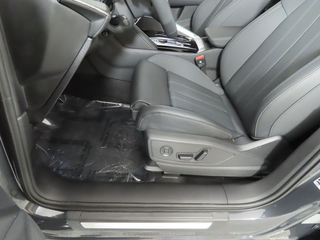 Thumbnail: 2025 Audi Q5 - 30