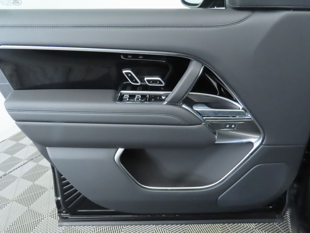 Thumbnail: 2025 Land Rover Range Rover - 25
