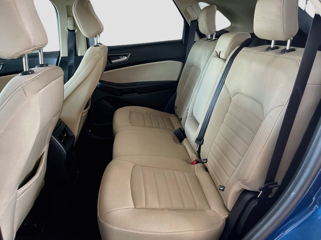 Used 2020 Blue Ford SE image 24