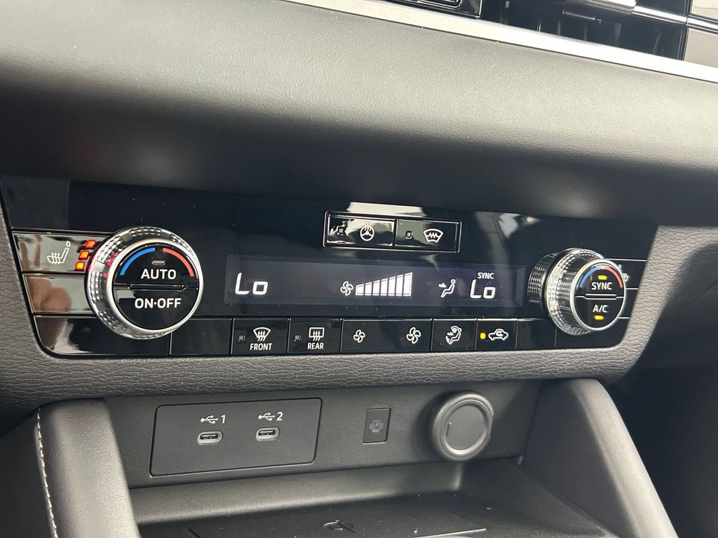 New 2026 White Mitsubishi Trail Edition image 20