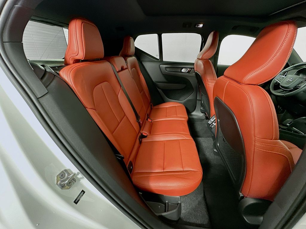 Thumbnail: 2019 Volvo XC40 - 28