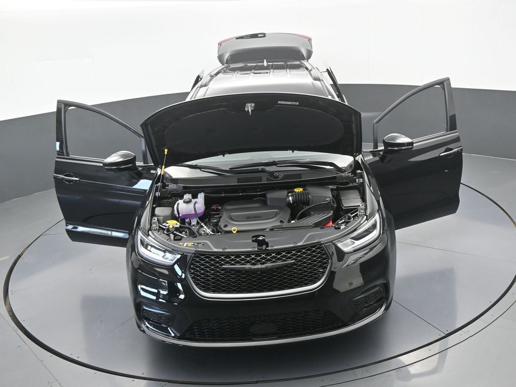 New 2026 Diamond Black Crystal Pearlcoat Chrysler Select image 71