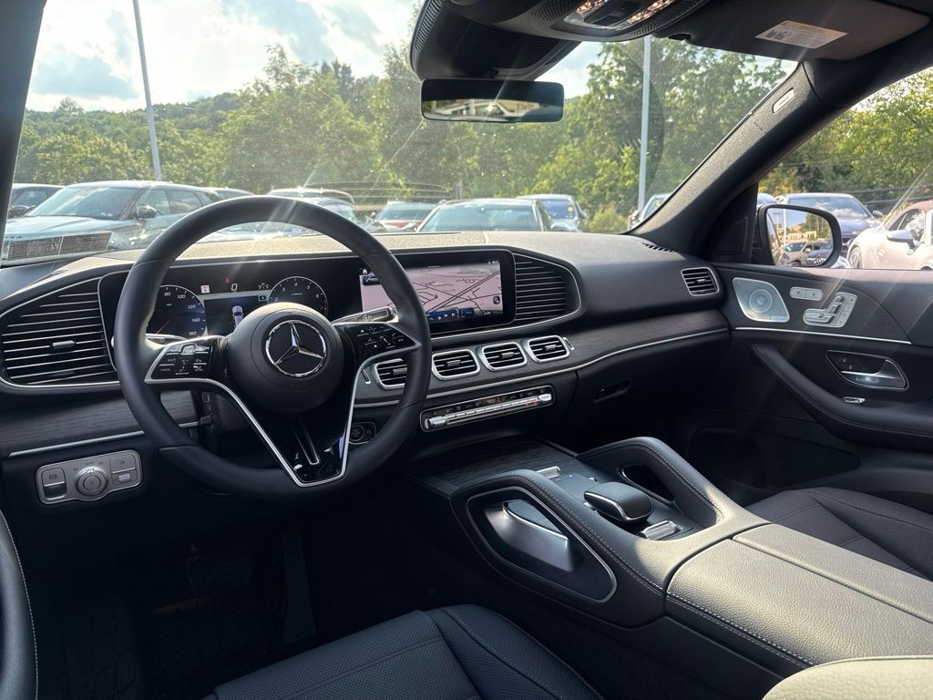 Used 2025 Gray Mercedes-Benz GLE 580 image 13