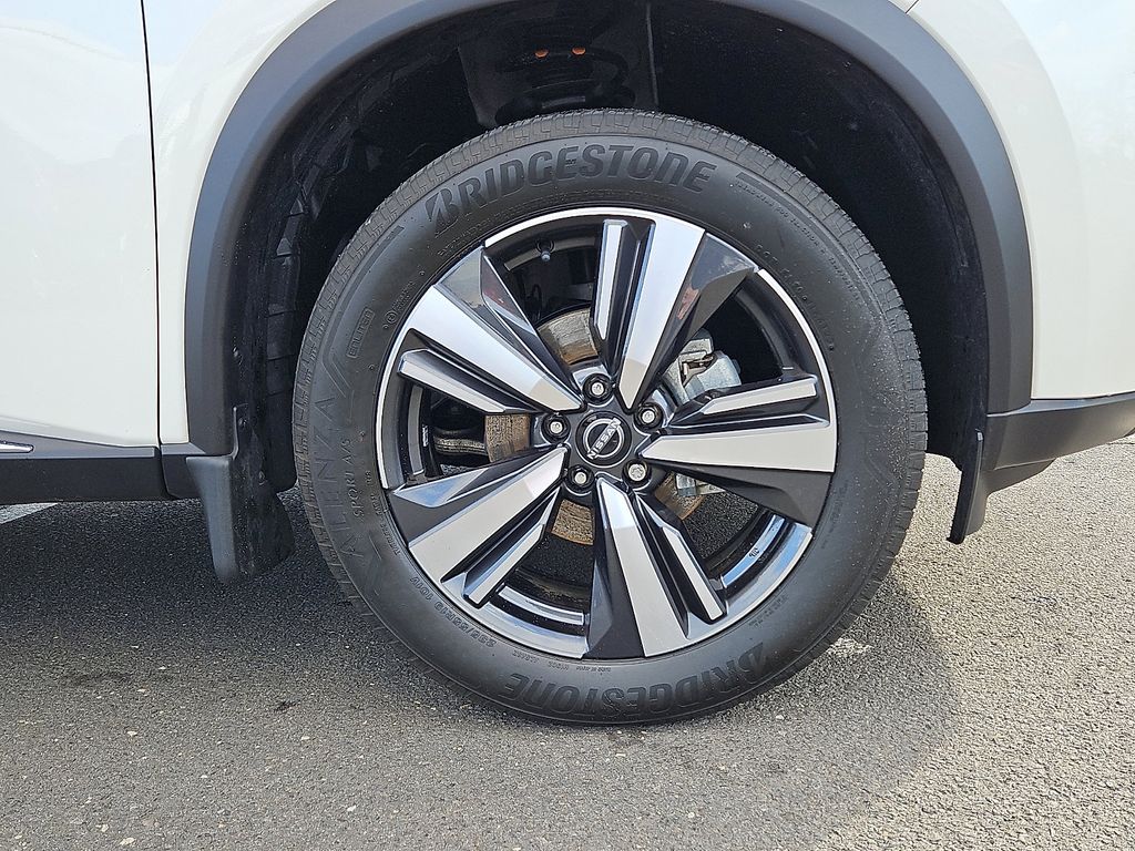 Thumbnail: 2023 Nissan Rogue - 9