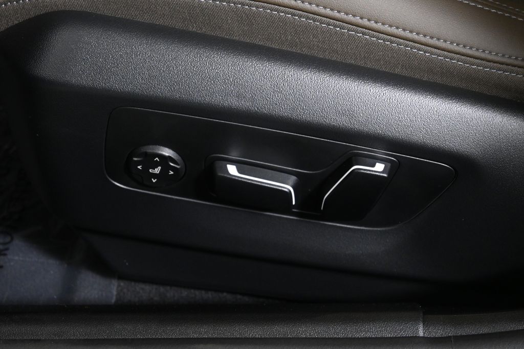 Thumbnail: 2026 BMW 5 Series - 27