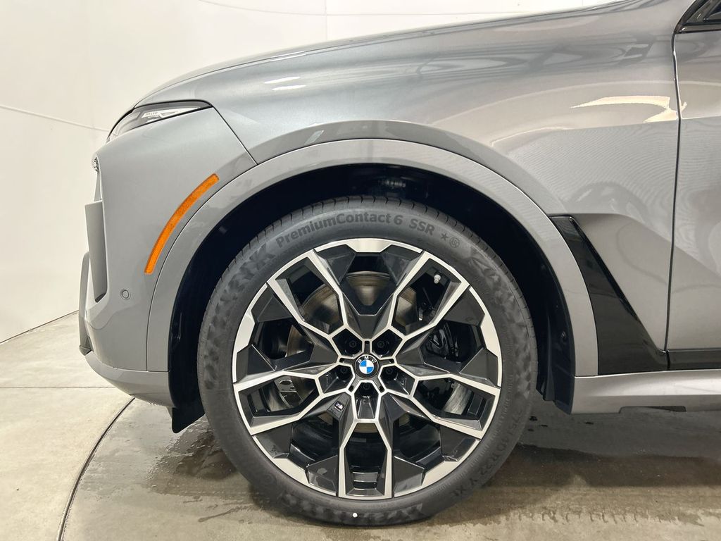 Thumbnail: 2026 BMW X7 - 10