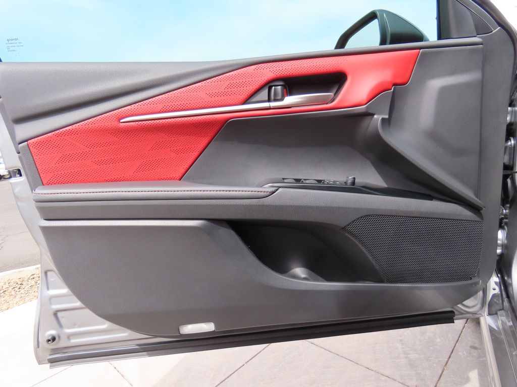 2025 Toyota Camry XSE 23