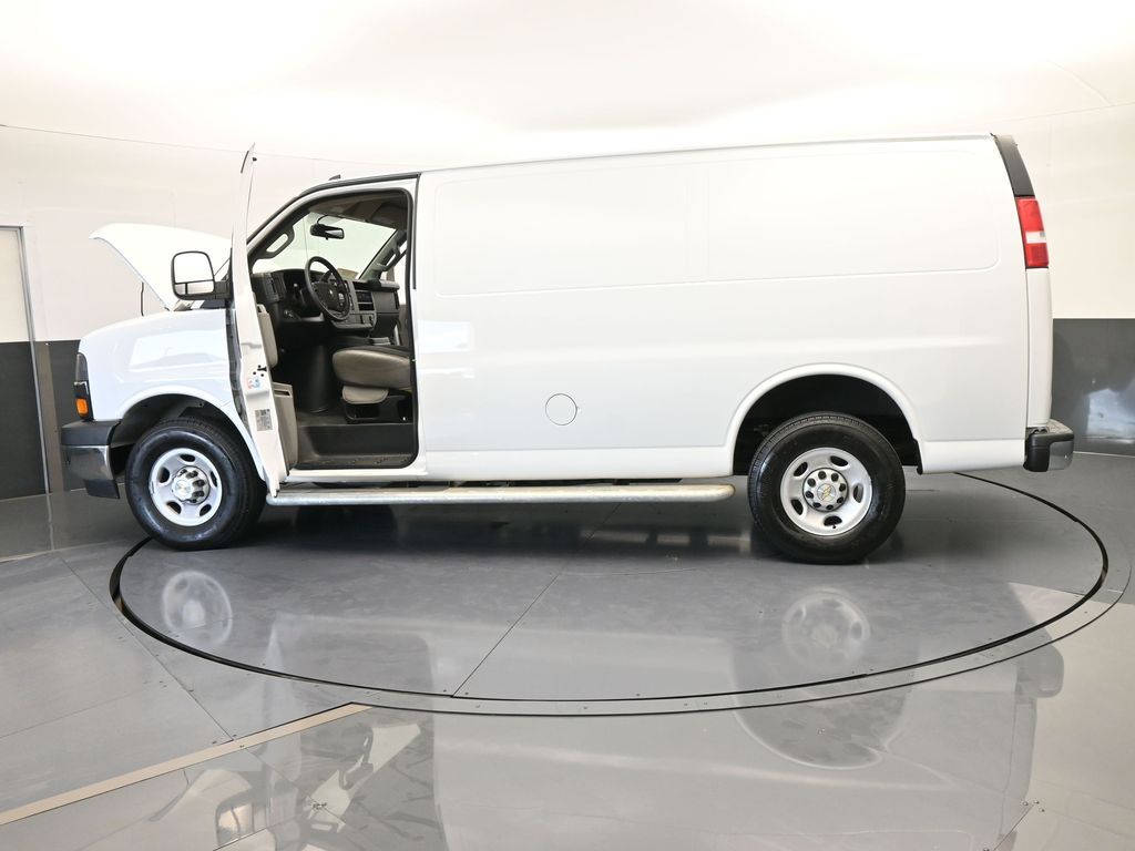 Used 2024 Summit White Chevrolet Work Van image 65