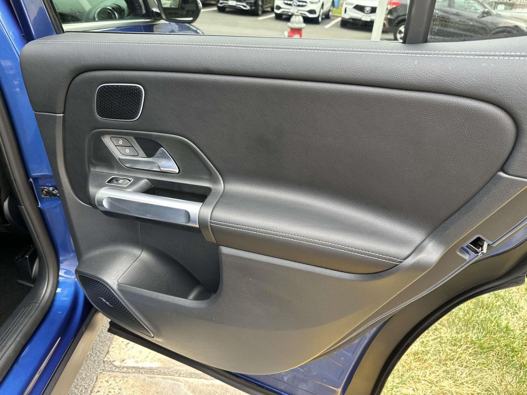 Thumbnail: 2024 Mercedes-Benz GLB - 24