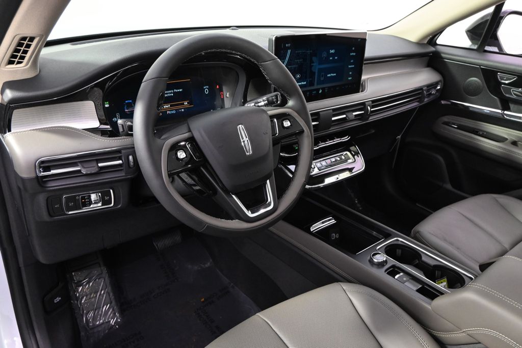 New 2026 White Lincoln Premiere image 12