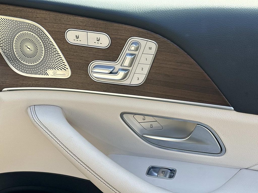 Thumbnail: 2023 Mercedes-Benz GLS - 20