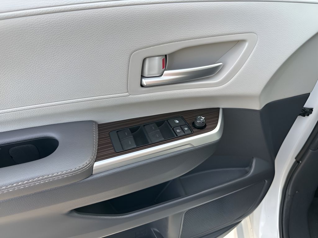 Used Car 2024 Toyota Sienna  Xle For Sale Under $80,000 In Austin, Texas