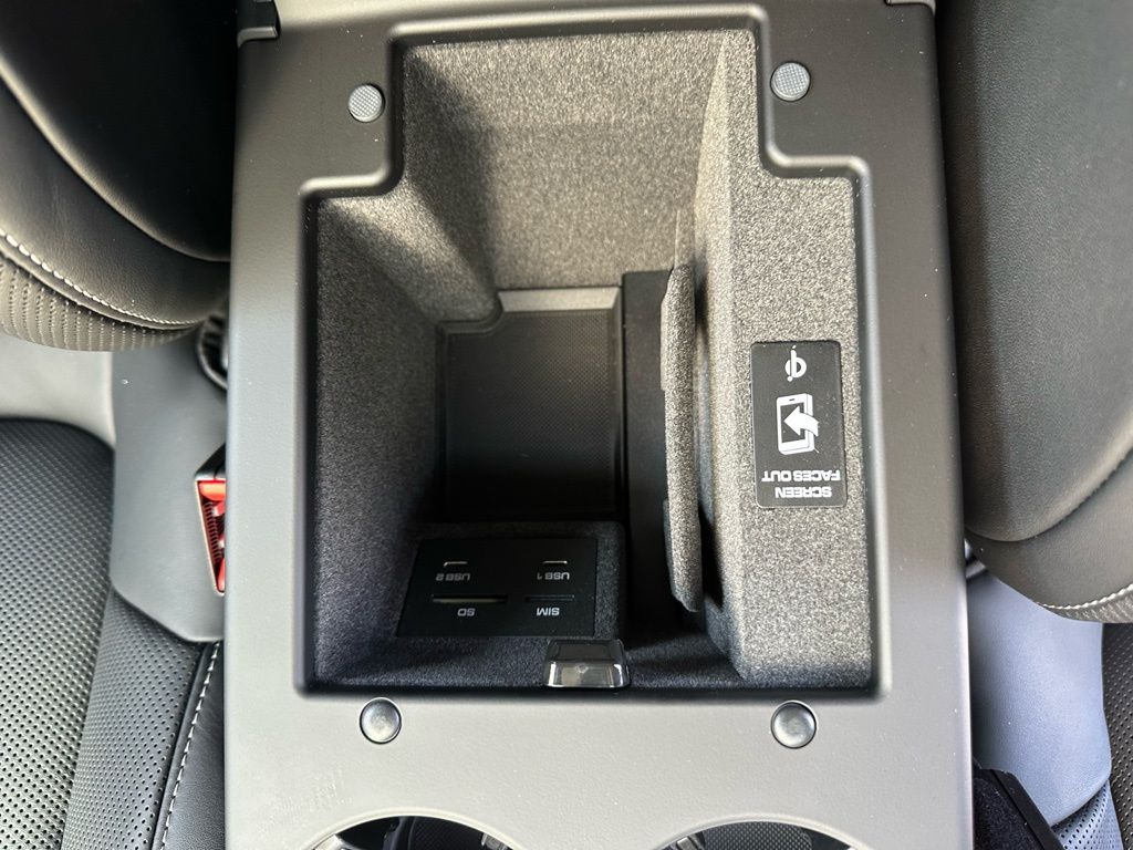 Thumbnail: 2026 Porsche Macan - 28