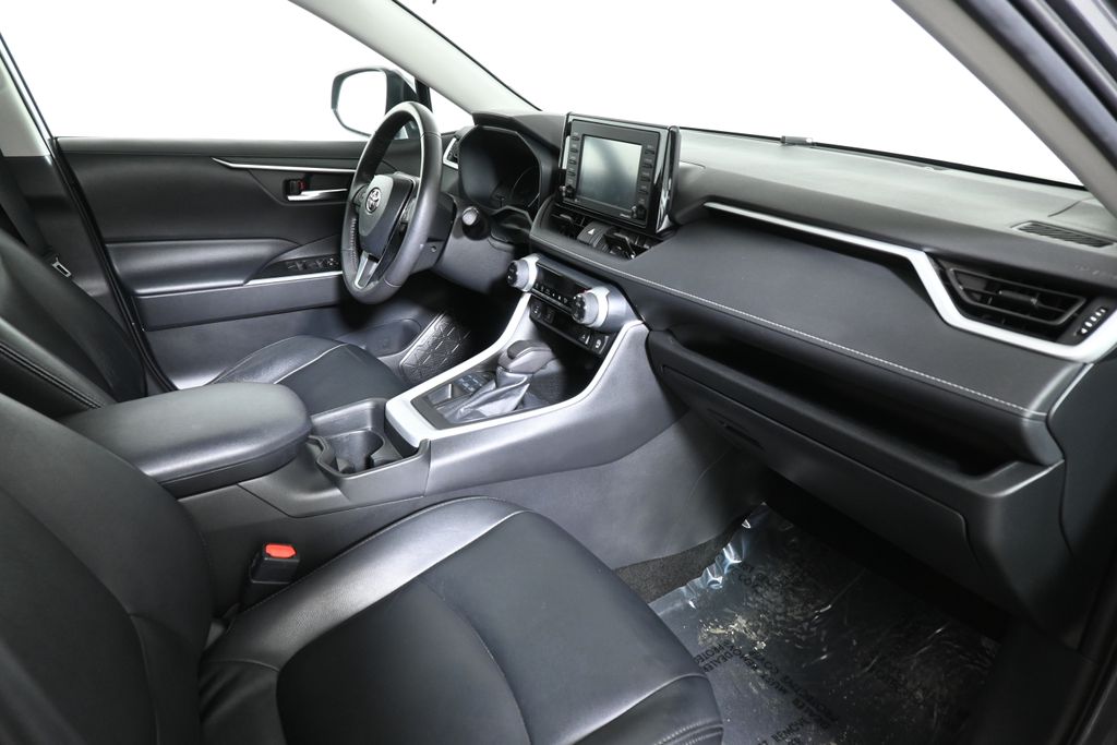 Thumbnail: 2021 Toyota RAV4 - 25