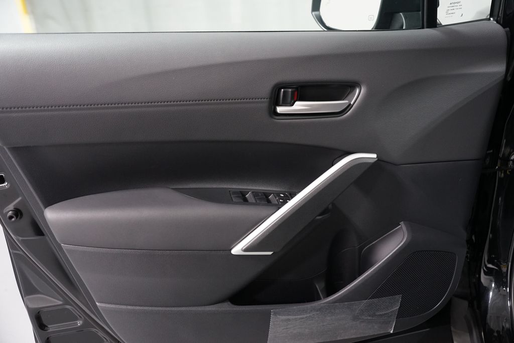 Thumbnail: 2026 Toyota Corolla Cross - 31