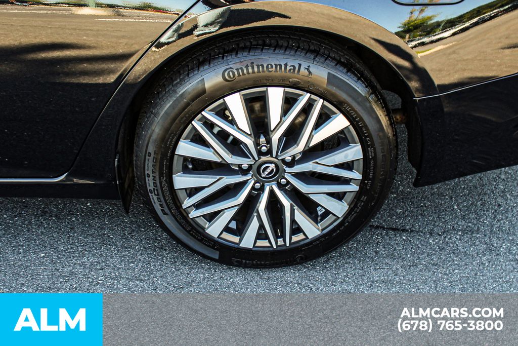 Used 2024 Black Nissan 2.5 SV image 15