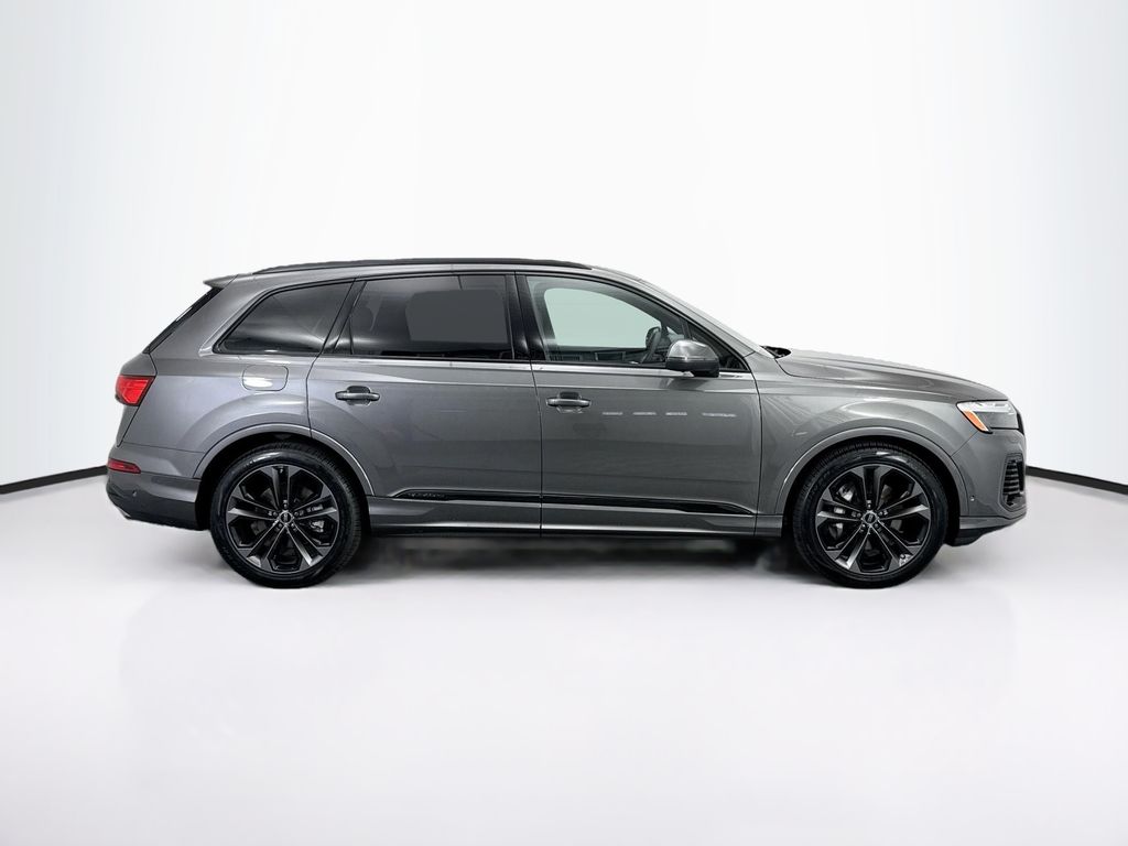 Thumbnail: 2026 Audi Q7 - 4