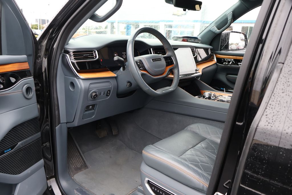 Thumbnail: 2022 Jeep Grand Wagoneer - 12