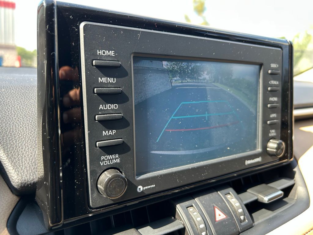 2021 Toyota RAV4 XLE Premium 18