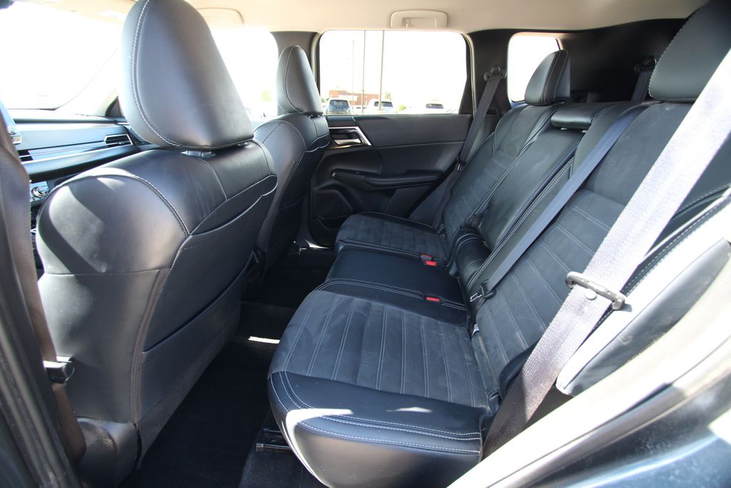 Used 2024 Mitsubishi Outlander SUV