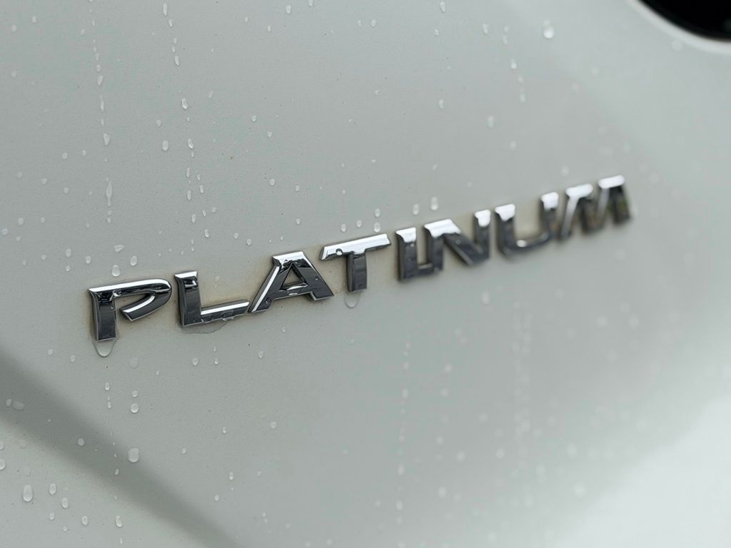 2019 Nissan Murano Platinum Pearl White - Jim Hudson Acura - Image 10
