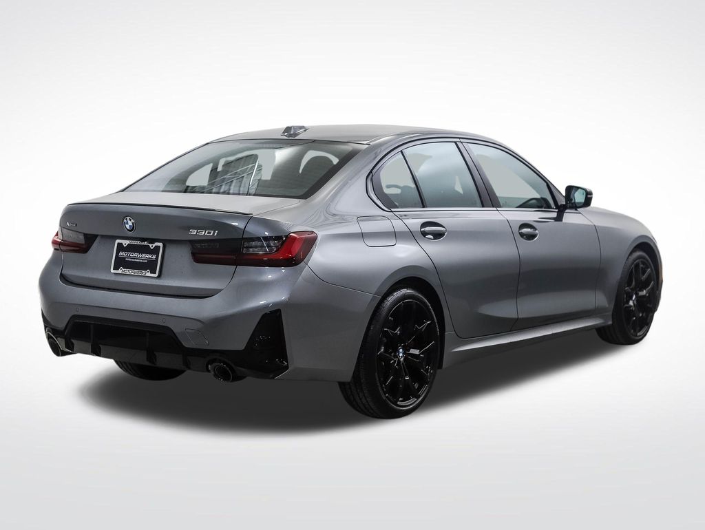 Thumbnail: 2026 BMW 3 Series - 5