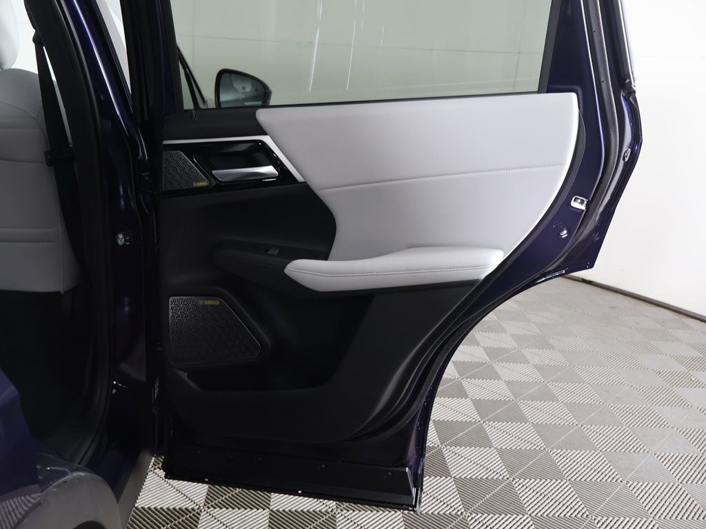 New 2026 Blue Mitsubishi SE image 28