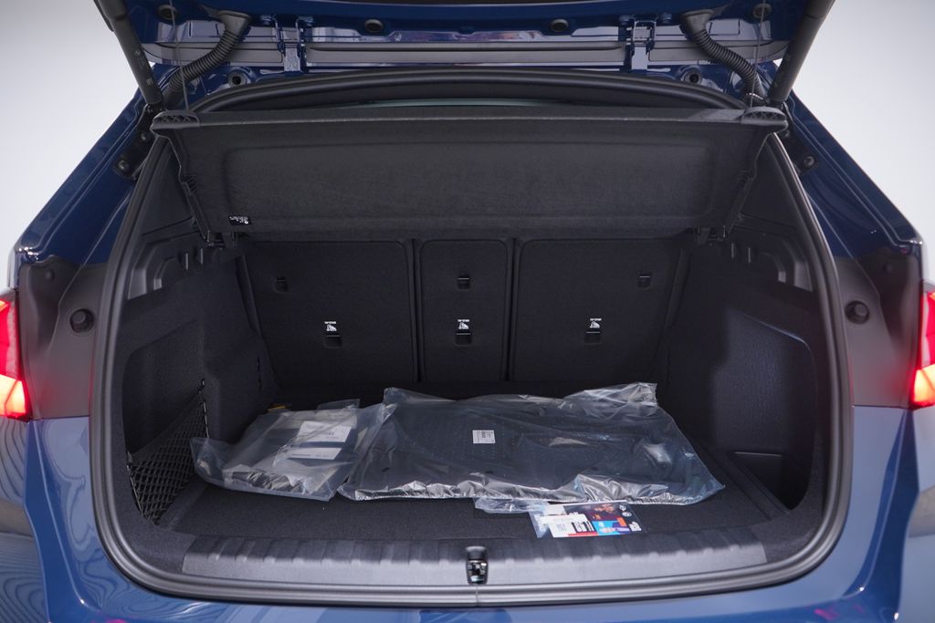 Thumbnail: 2026 BMW X1 - 13