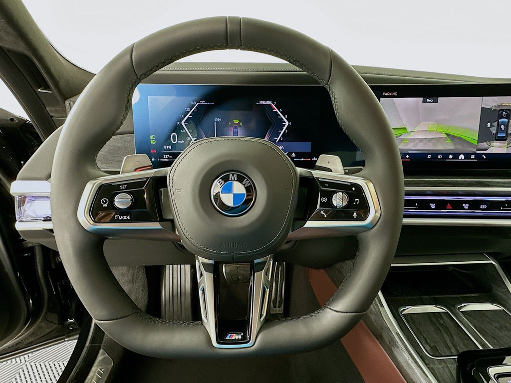 Thumbnail: 2025 BMW 7 Series - 10