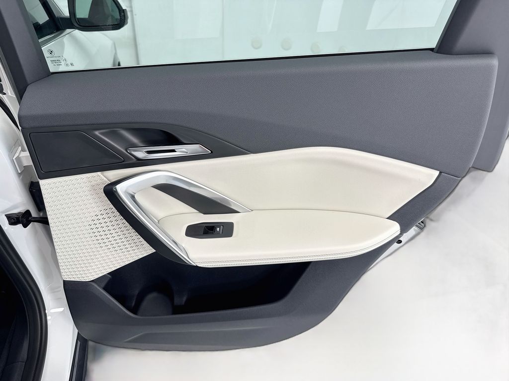 New 2027 White BMW xDrive28i image 26