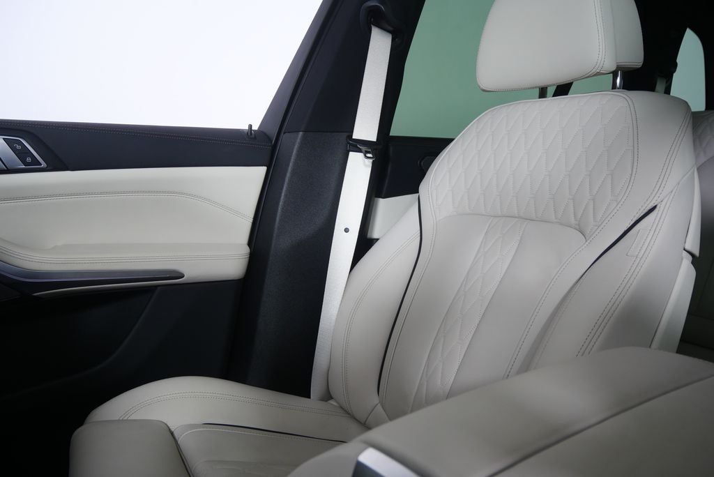 Thumbnail: 2026 BMW X5 - 24