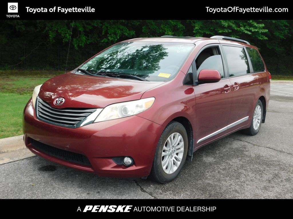 2014 Toyota Sienna XLE Hero Image